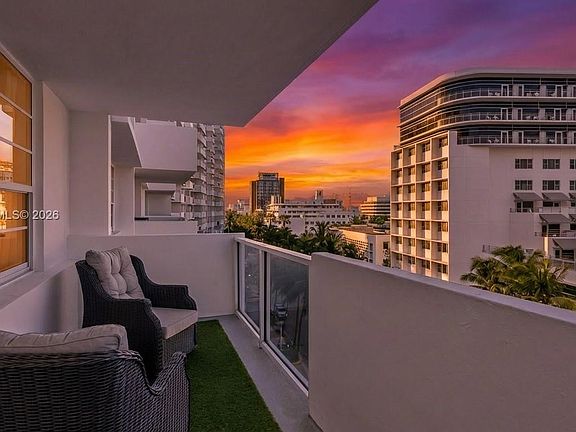 5th image of 100 Lincoln Rd #643