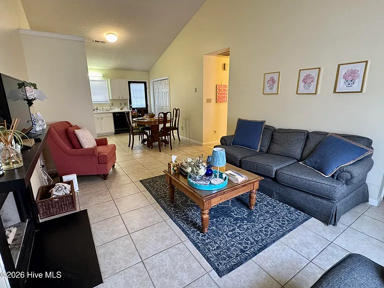 233 Wyndham Cir #A — Photo 6
