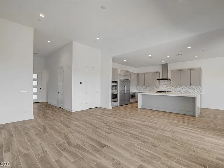 11803 Giroma Ave — Photo 5
