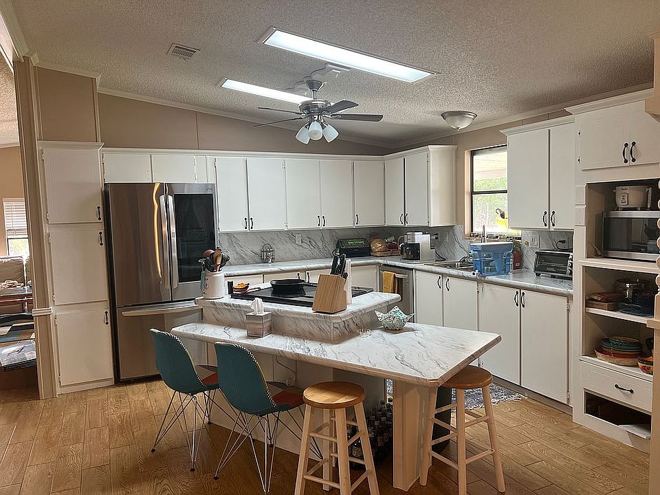 1st image of 511 Nettlewood Ln