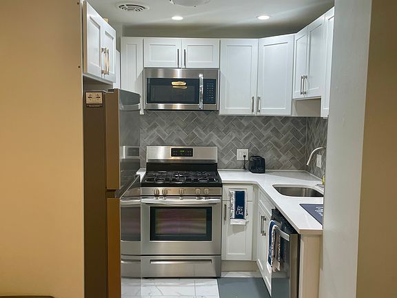 3rd image of 35 S Oak Ln Floor 2