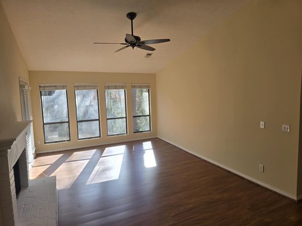 329 Warm Springs Cir, Roswell, GA 30075 – 2-bedroom rental in Roswell