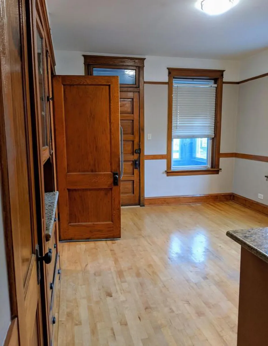 Building Photo - 1713 N Marshfield Ave #3