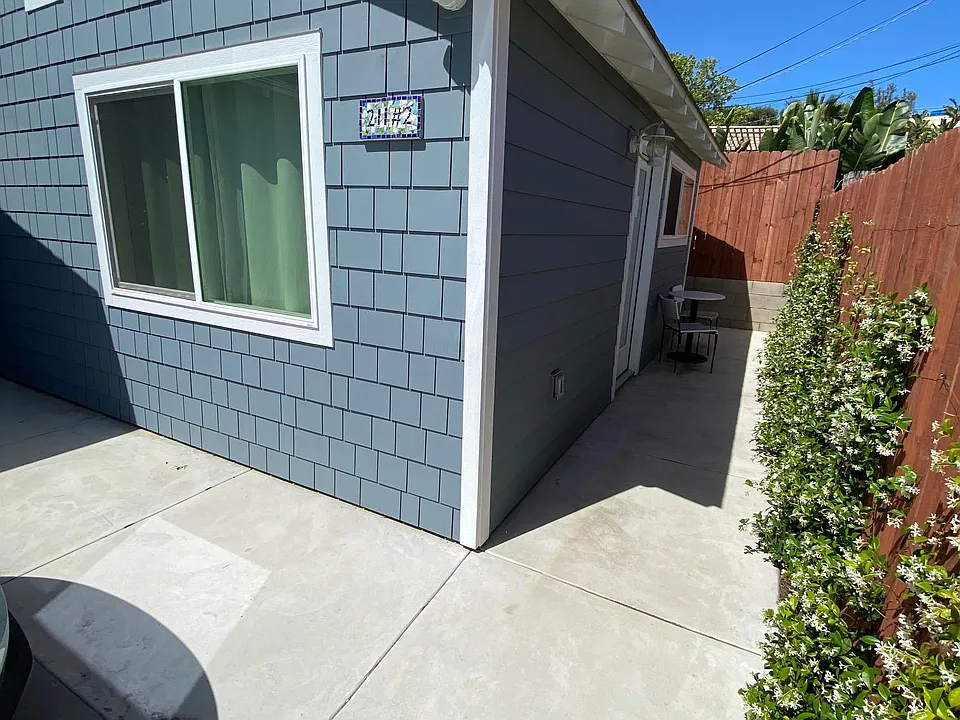 211 N Sierra Ave #2