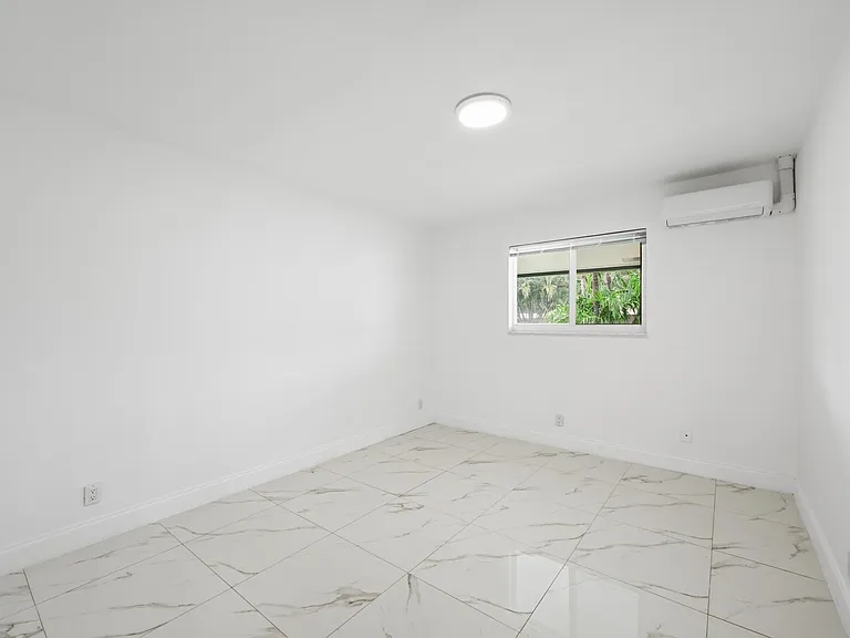 2308 NW 3rd Ave #2 — Photo 7