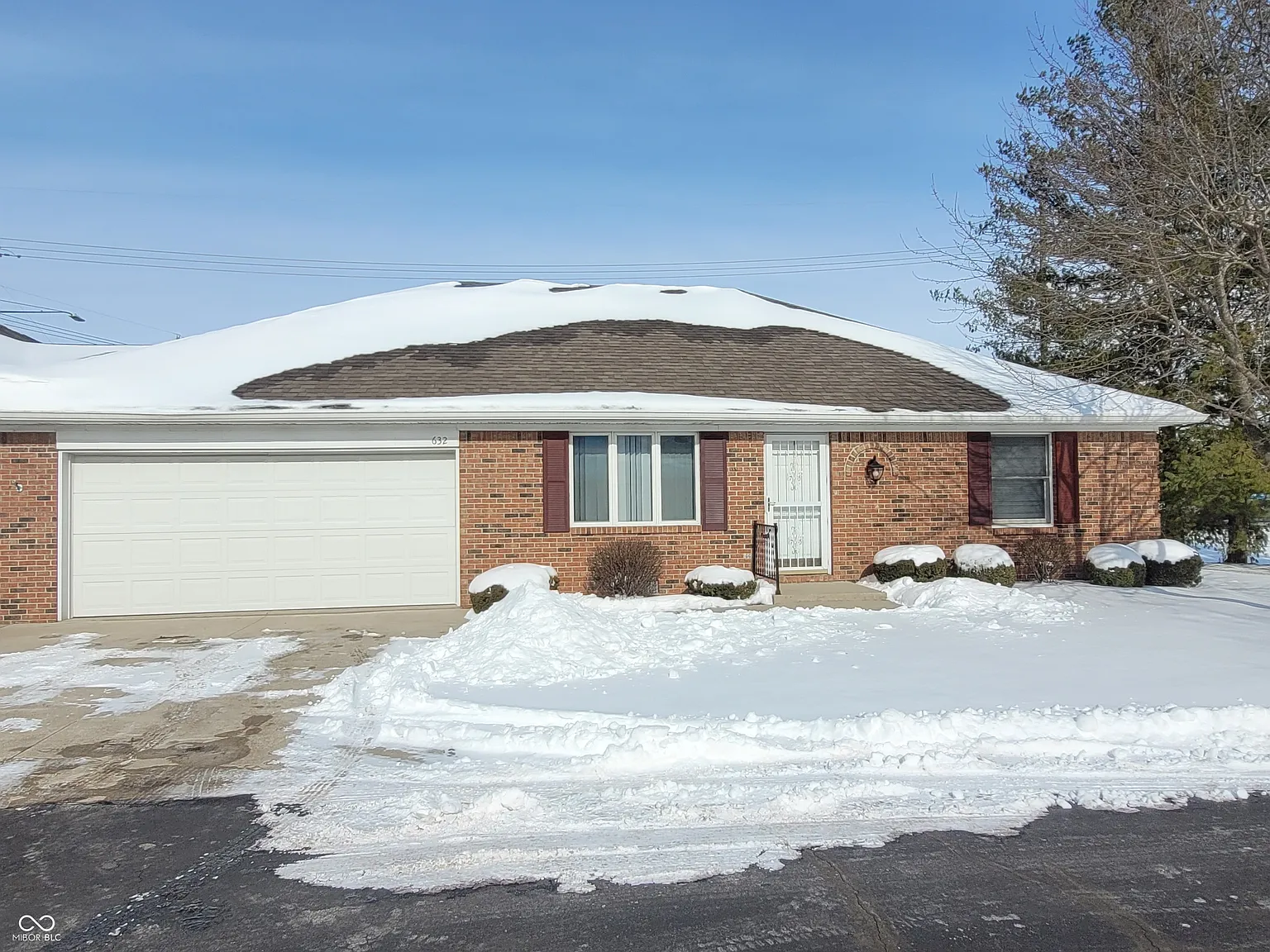 632 N Englewood Dr photo 1