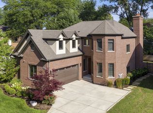2524 Oak Ave, Northbrook, IL