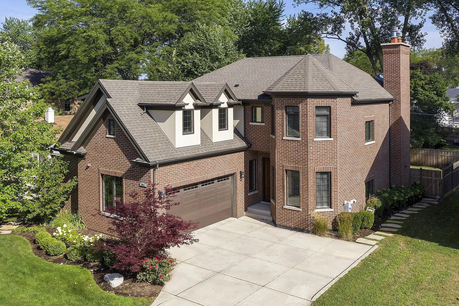 2524 Oak Ave photo 1