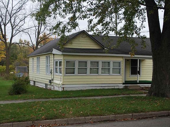 3rd image of 503 E Washington St