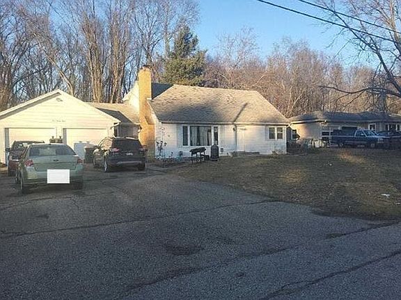 3rd image of 423 Gingham Ave