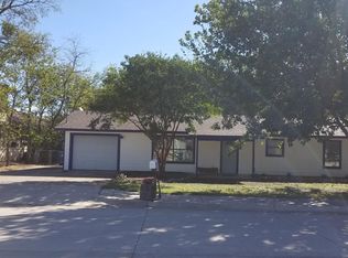 204 S Walnut St, Roanoke, TX 76262