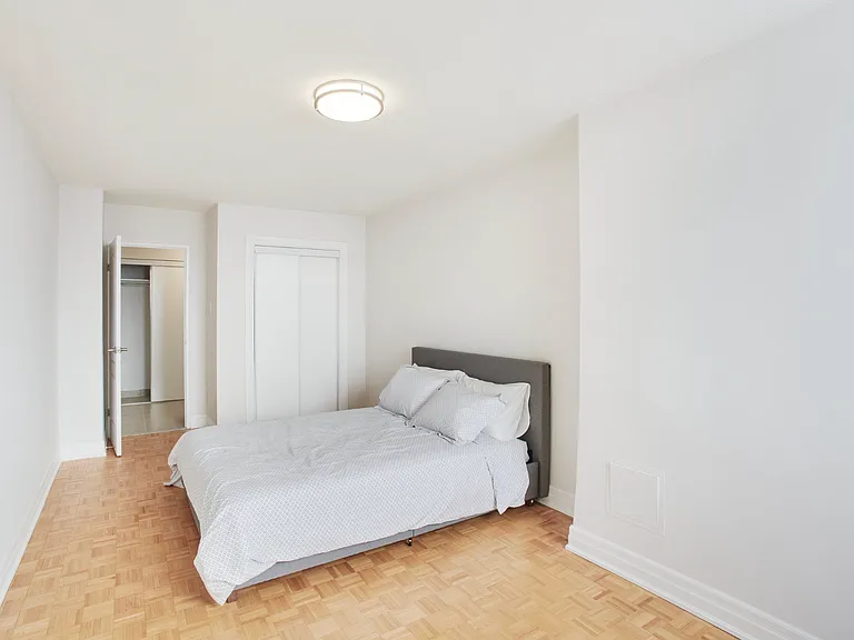 35 Warrender Ave #1 BD — Photo 12