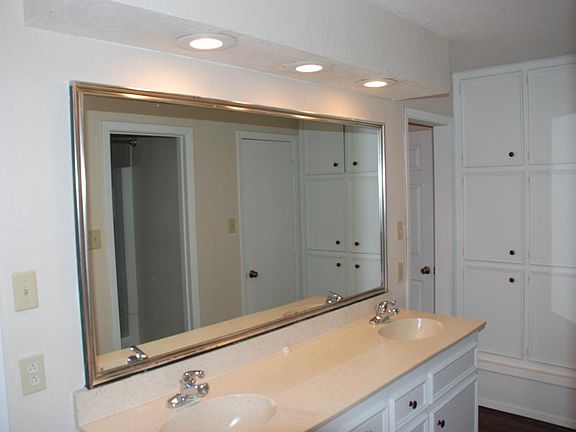 Master bedroom bathroom