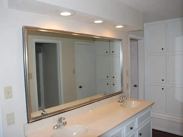 Master bedroom bathroom