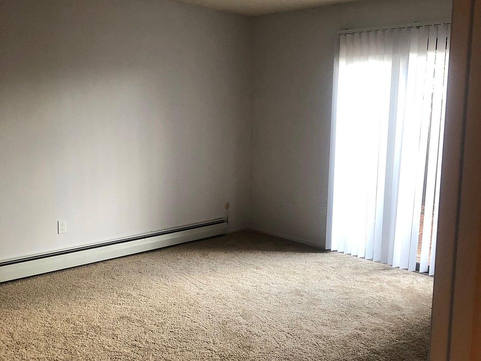 2nd image of 2121 Redwood Rd