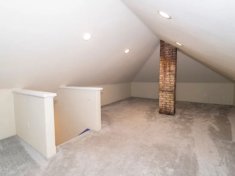 1106 Woodward Ave — Photo 24