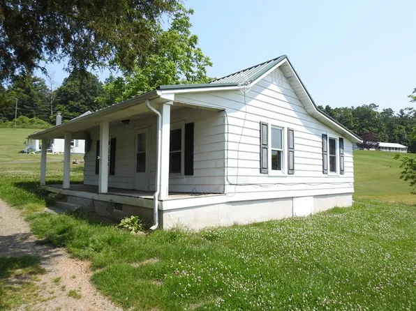 438 Airport Rd, Hillsville, VA 24343