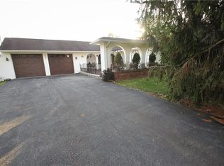 979 Savage Rd, Churchville, NY 14428
