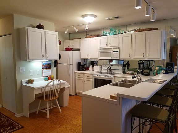 4th image of 100 Harbor Pl SW #612