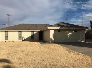 813 Kentucky Dr, Perryton, TX 79070