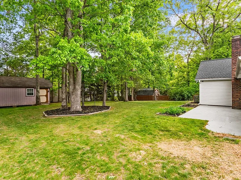 3011 Colony Dr — Photo 4