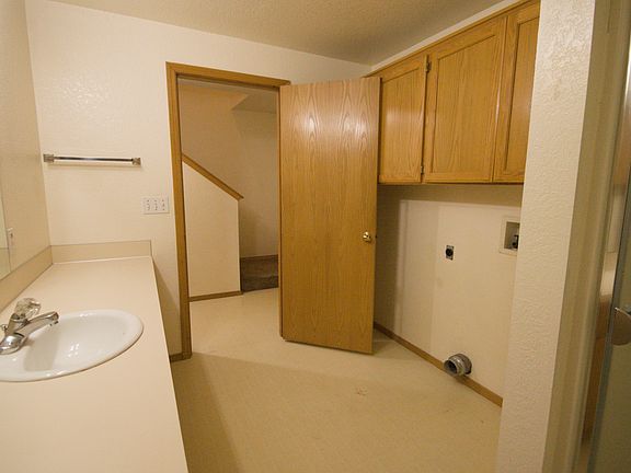 5th image of 1819 Skyline Ct S