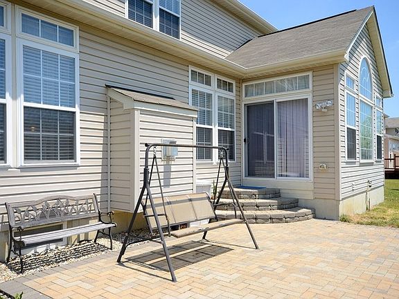 3rd image of 6561 Sunny Dr