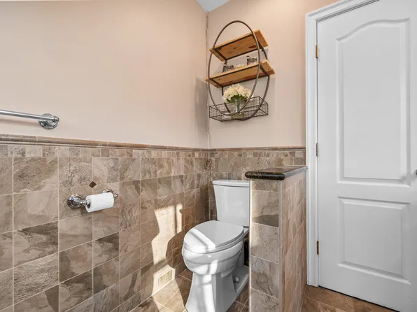 453 North Railroad Avenue image 12 of 27