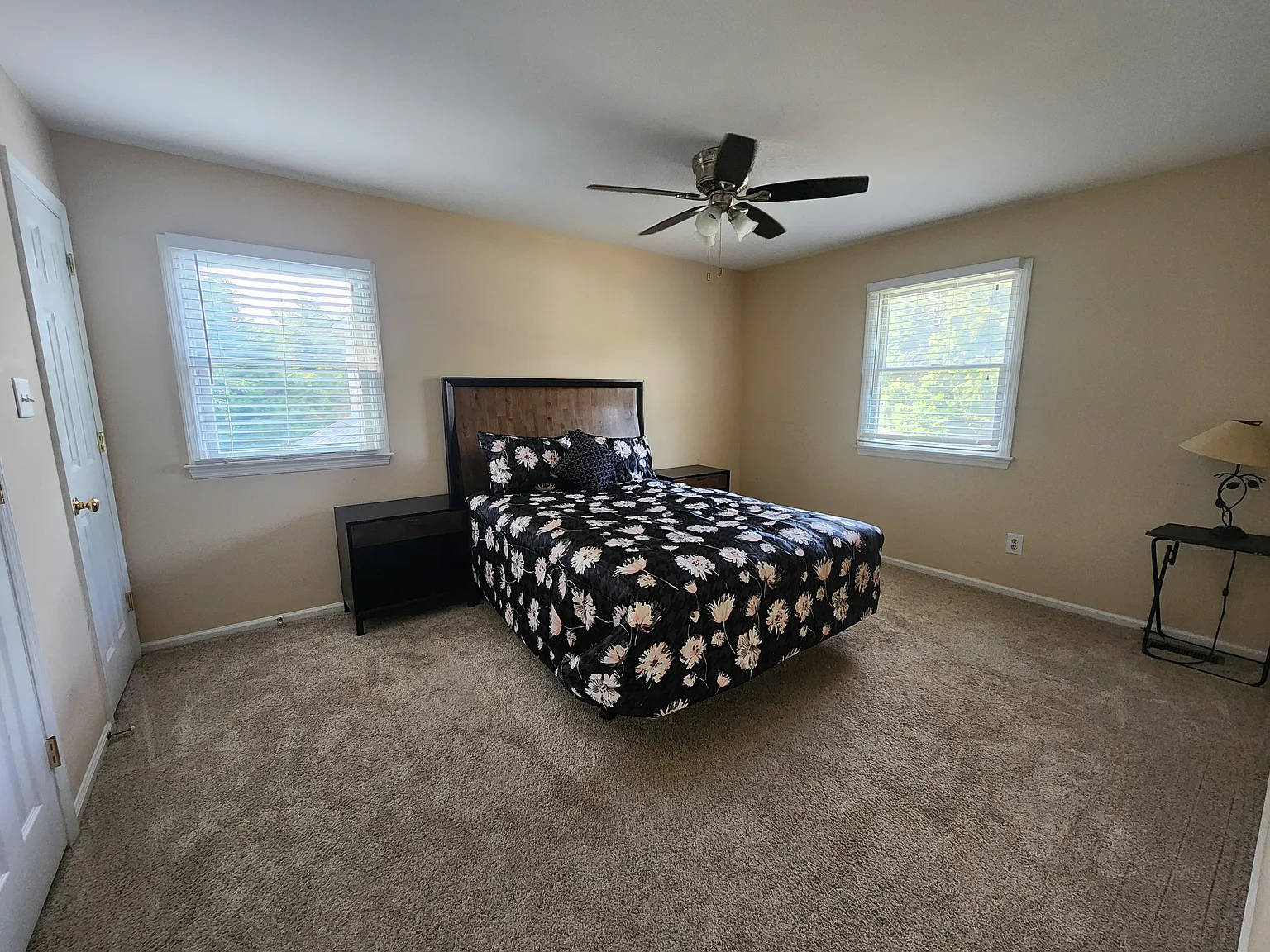 4 bed, 3.5 bath, 2025 sqft, $3,800 — Photo 4