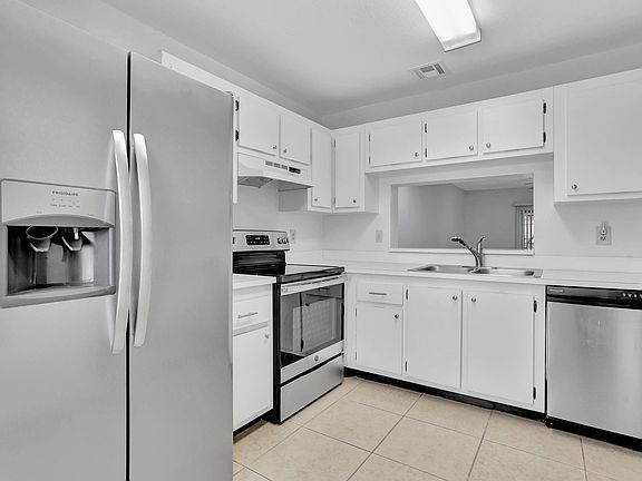 5th image of 7084 Woodmont Avenue