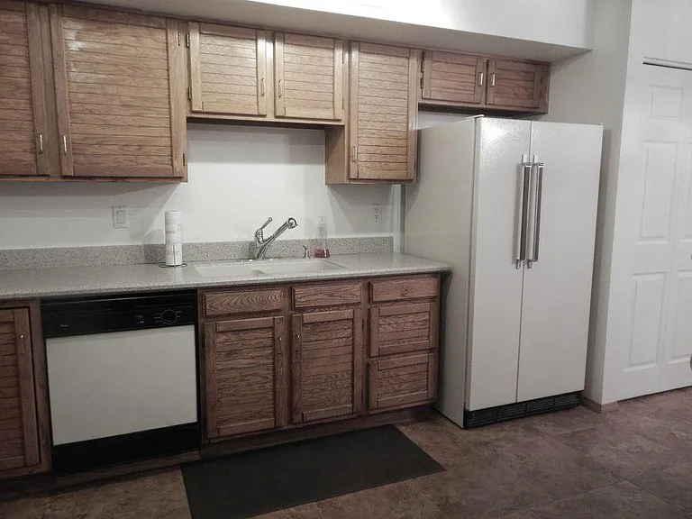 9007 W Port Royale Ln — Photo 12