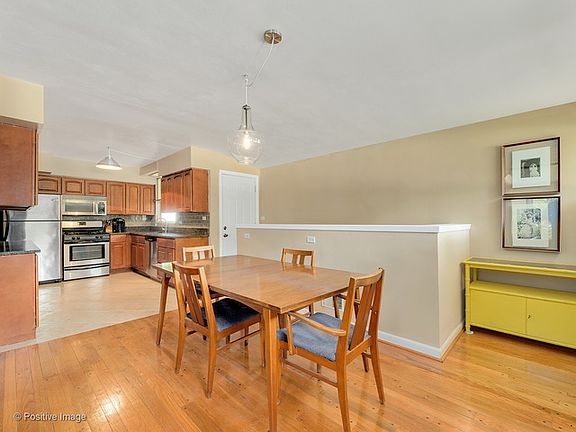 5th image of 308 Marion Ave