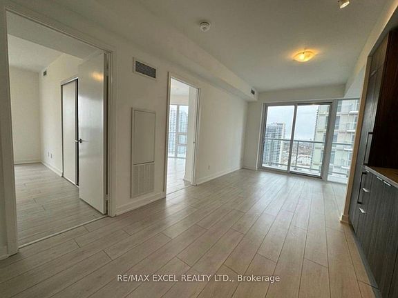2nd image of 2031 Kennedy Rd #3121