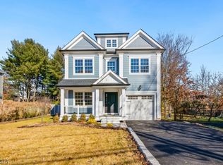 78 Old Rd, Livingston, NJ 07039