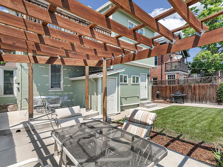 208 S Lincoln St #D — Photo 22