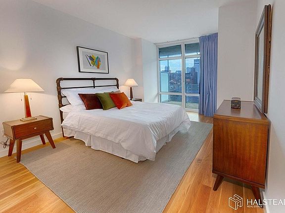 5th image of 555 W 59th St APT 20D