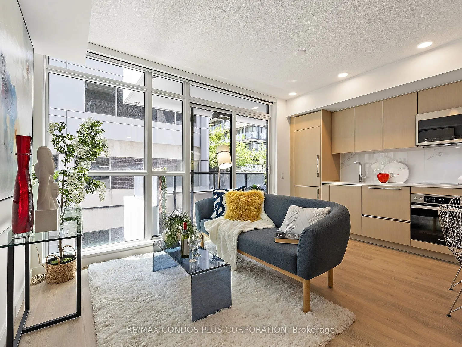 2 bed, $2,700 — Photo 2