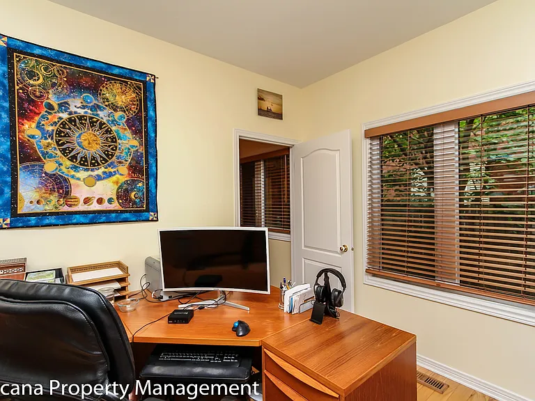 437 Riverdale Ave — Photo 9