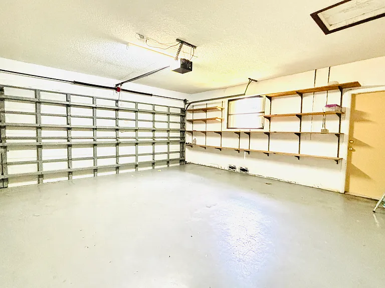 1250 SW 72nd Ave — Photo 28