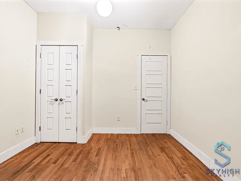 124 Manhattan Ave #1R — Photo 7