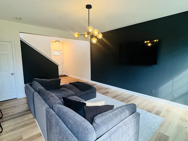 61 Melrose Ct — Photo 4