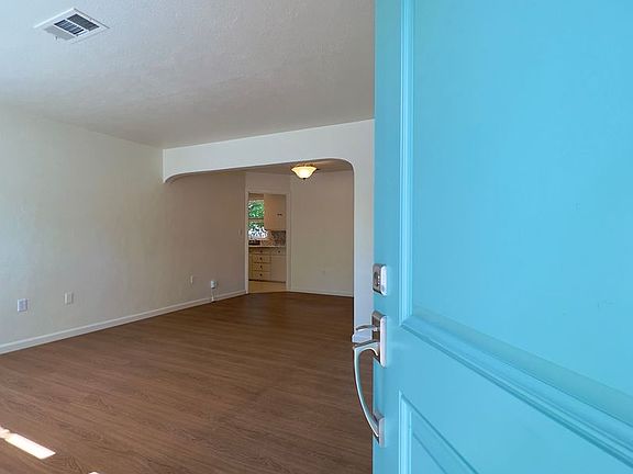 4th image of 1445 East Ave