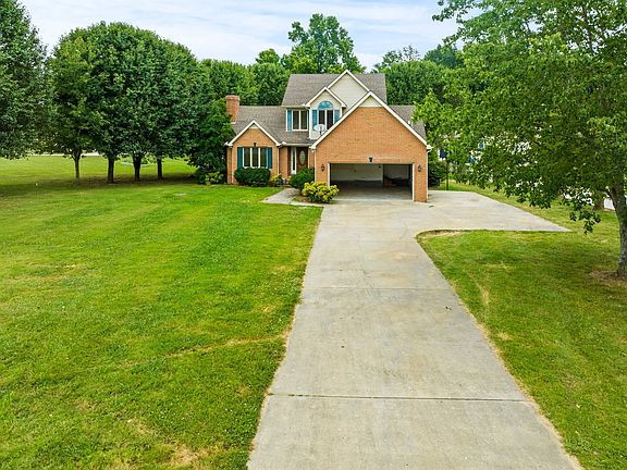 4th image of 501 Waters Edge Dr