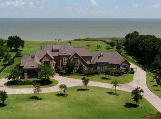 9302 Kai Dr, Beach City, TX 77523