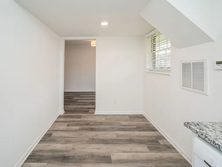 Cliff Terrace — Photo 16