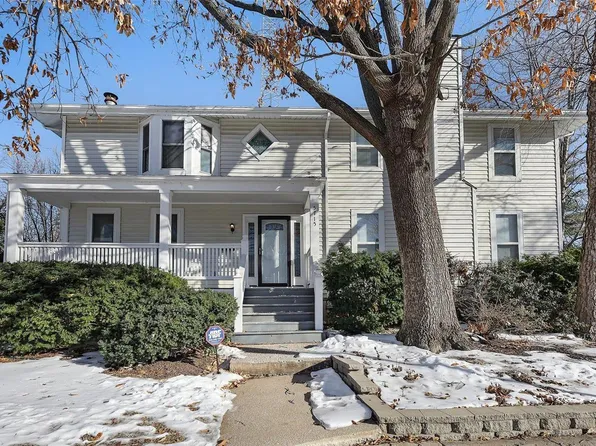 5715 Westminster Pl, Saint Louis, MO 63112