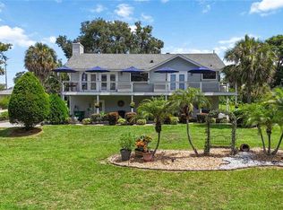 999 Fairview Ave, Mount Dora, FL 32757