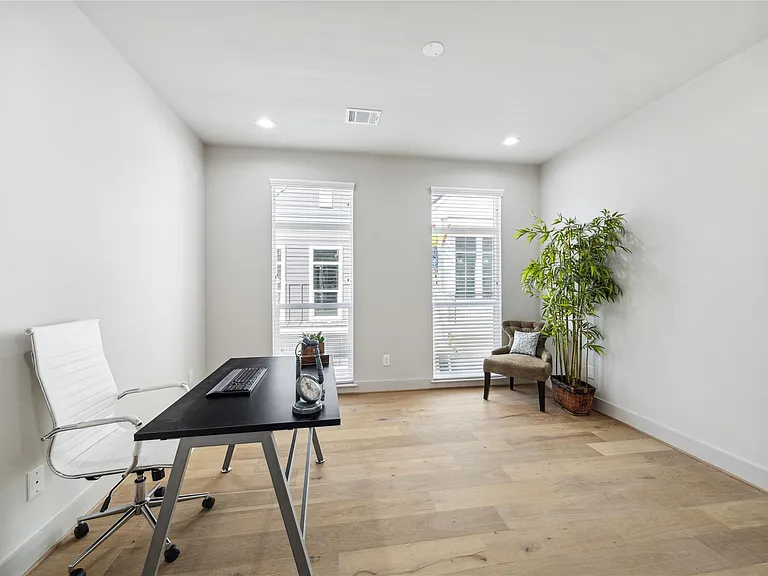 5237 Hillman St #F — Photo 4
