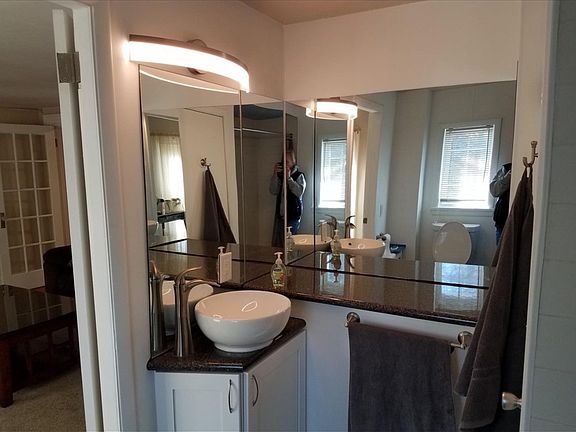 3rd image of 1621 Smith St APT 6