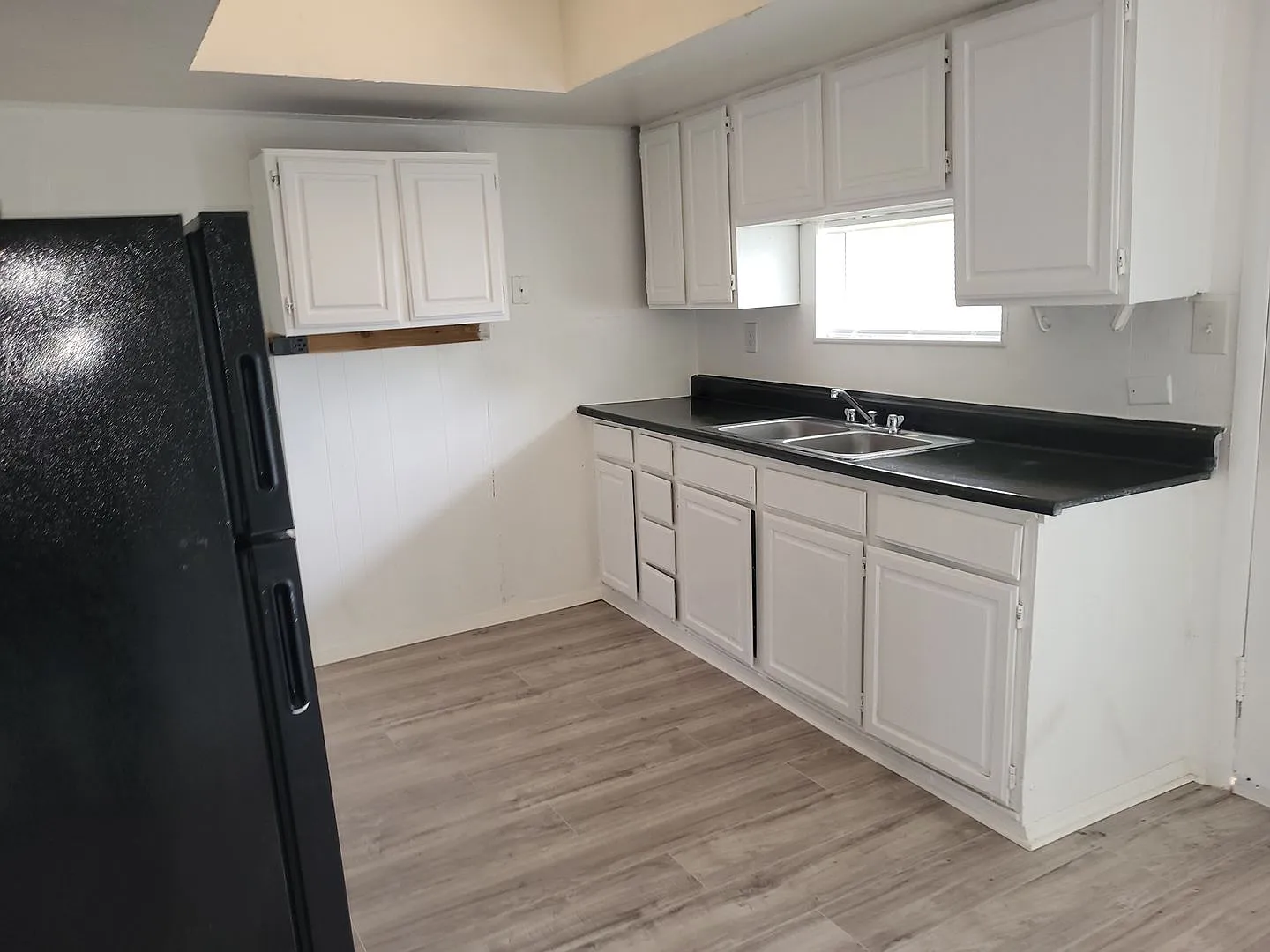 1, 2 and 3 Bedroom units ready for move-in — Photo 4